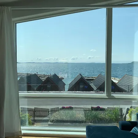 Haabakk On Sea Tau
